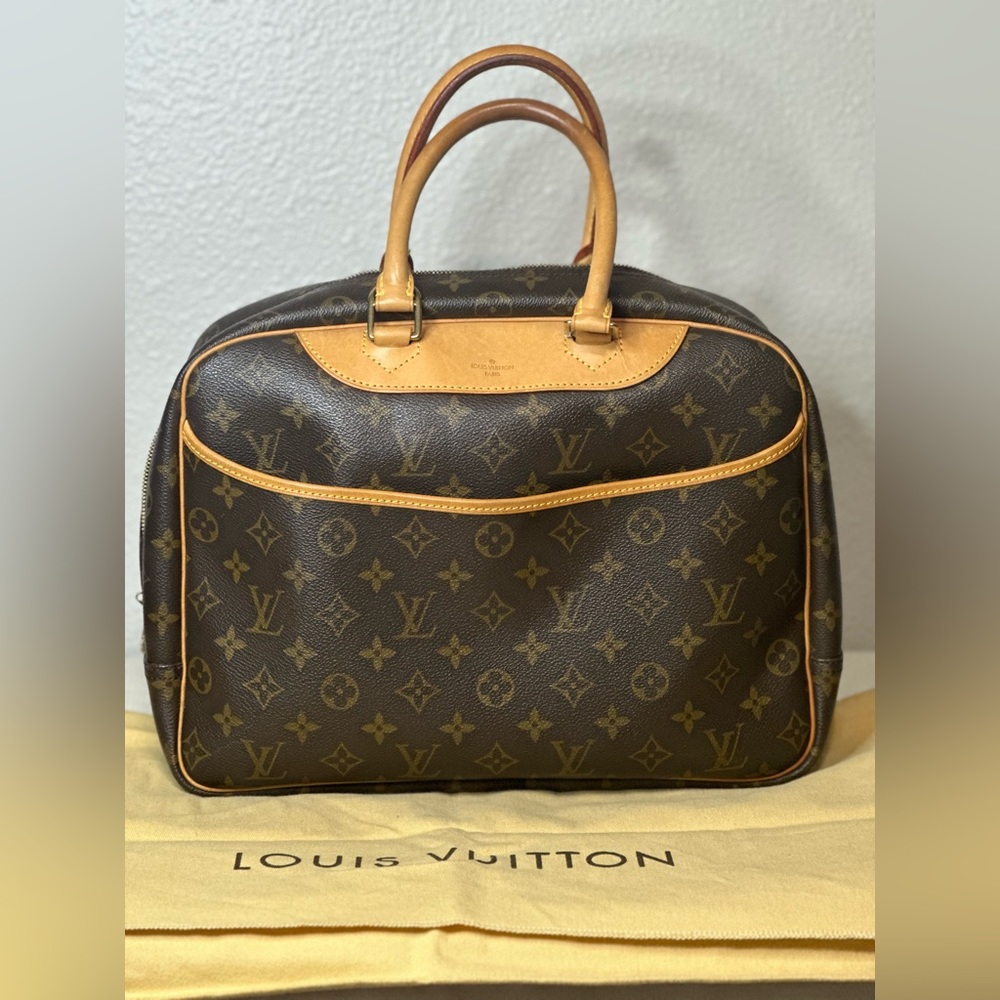 Authentic Louis Vuitton Deauville Handbag